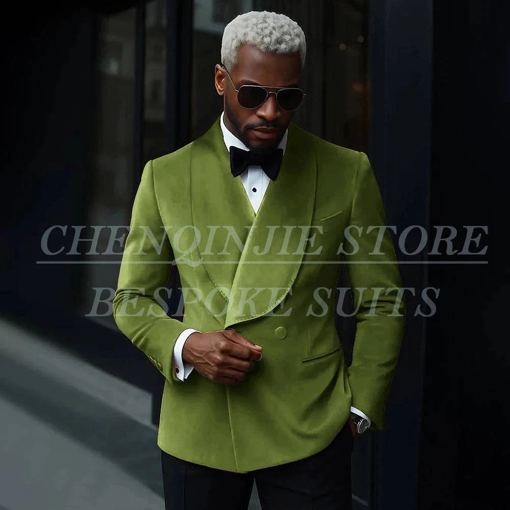 Luxury men's velvet double-breasted suit with shawl lapel, slim fit jacket and pants, ideal for prom, party, or formal events.